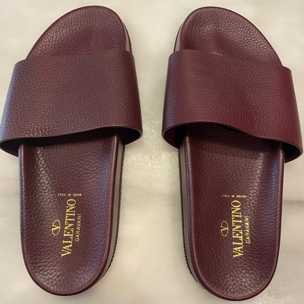 MEN’S VALENTINO GARAVANI LEATHER SLIDES